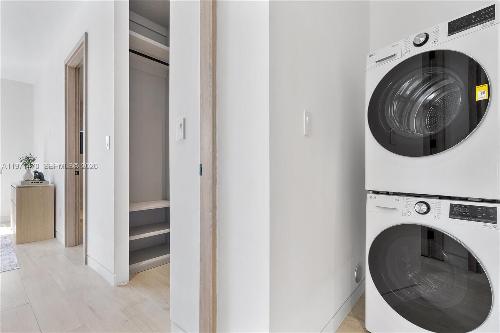 SHADOWLAWN - Residential