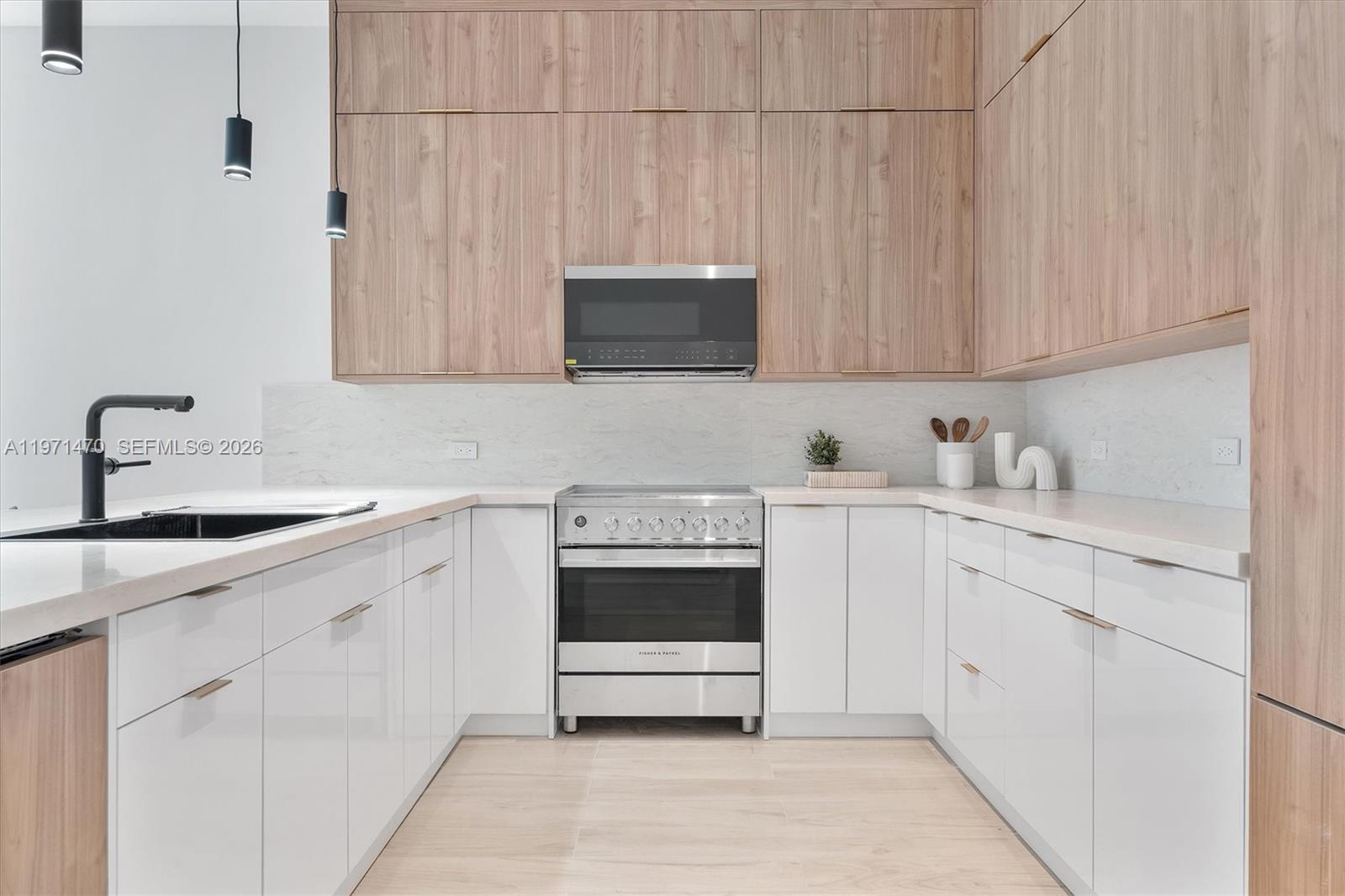 SHADOWLAWN - Residential