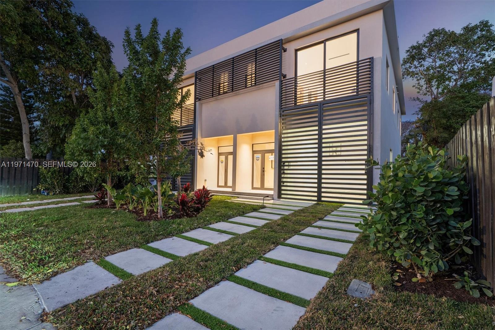 SHADOWLAWN - Residential