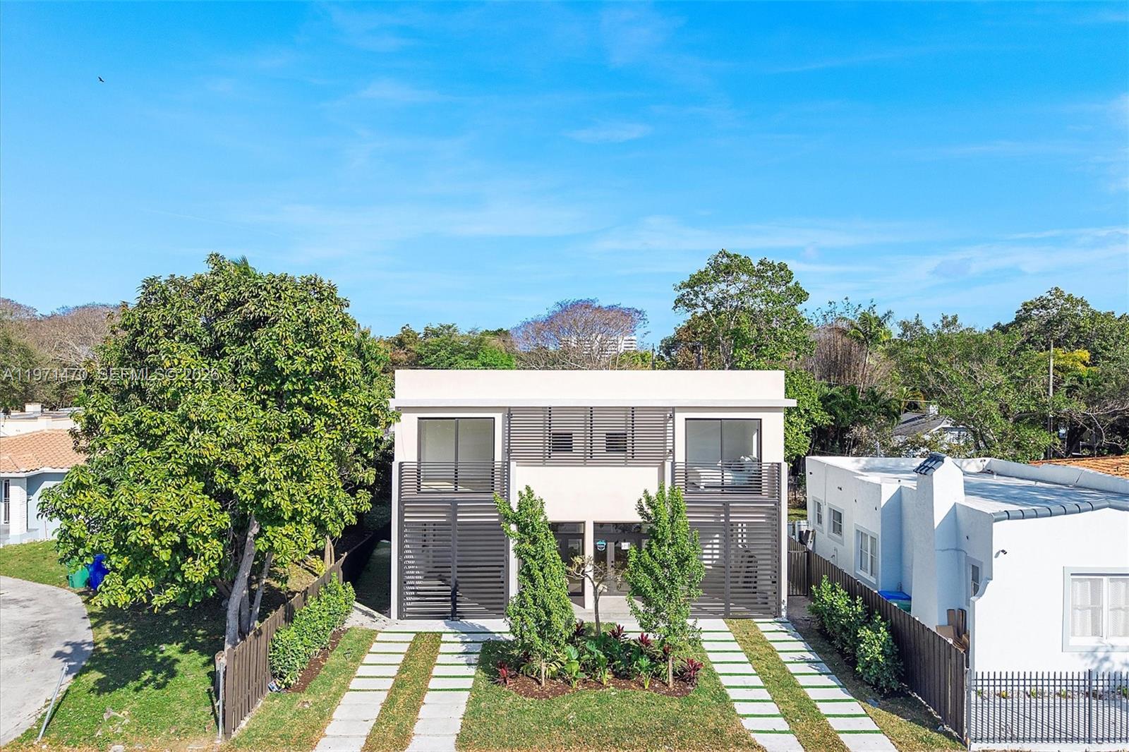 SHADOWLAWN - Residential