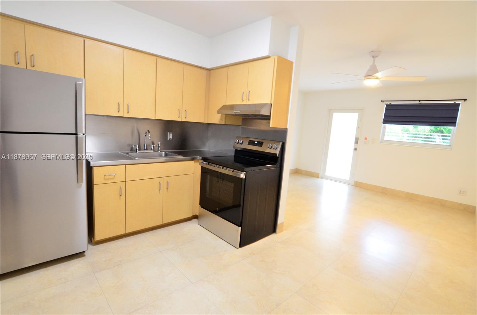 3050 VIRGINIA ST Front