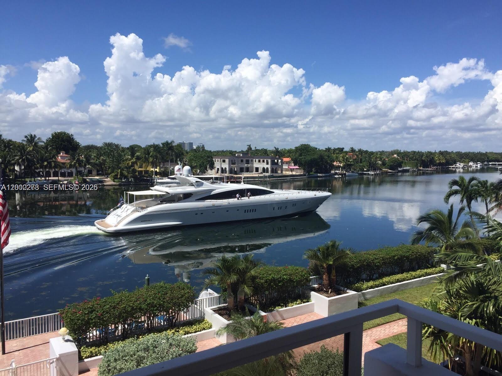 5700 Collins Ave 15H