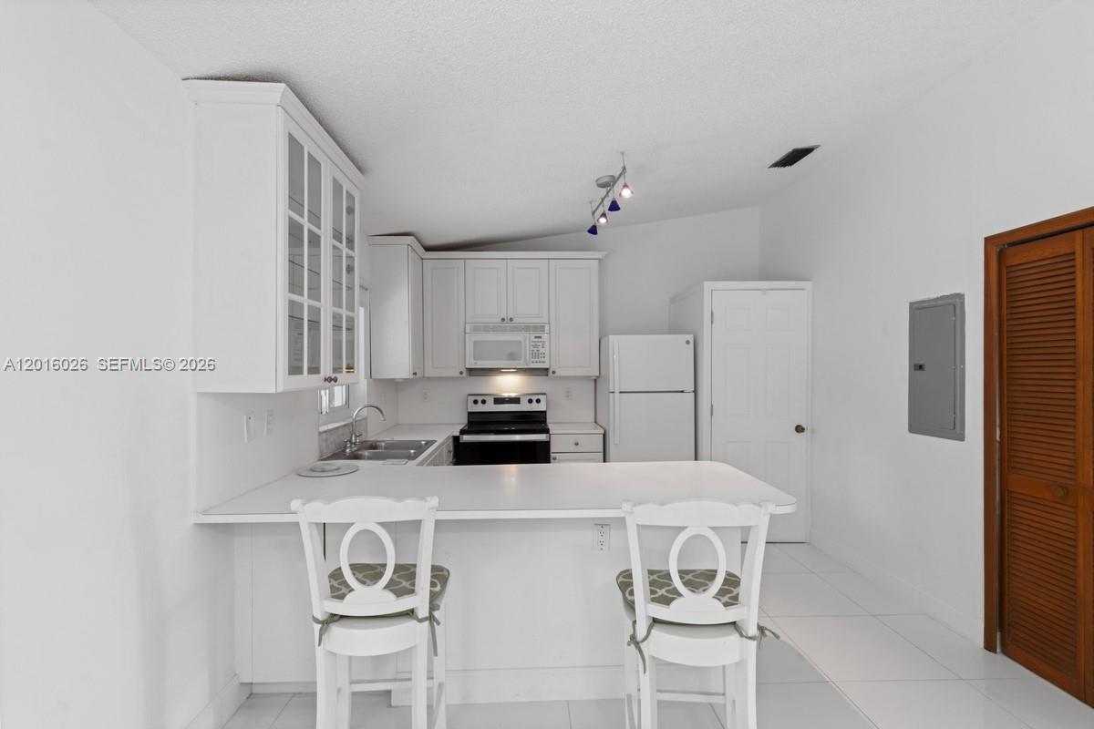 MUNNE SUB - Residential Lease