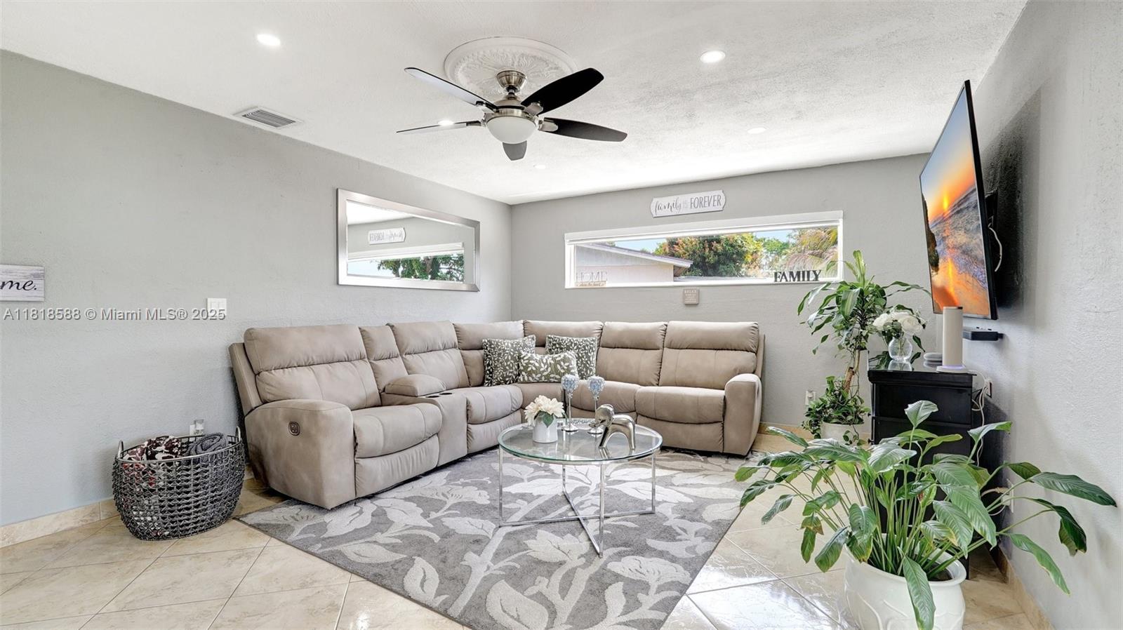 PALM SPRINGS NORTH SEC R - Residential