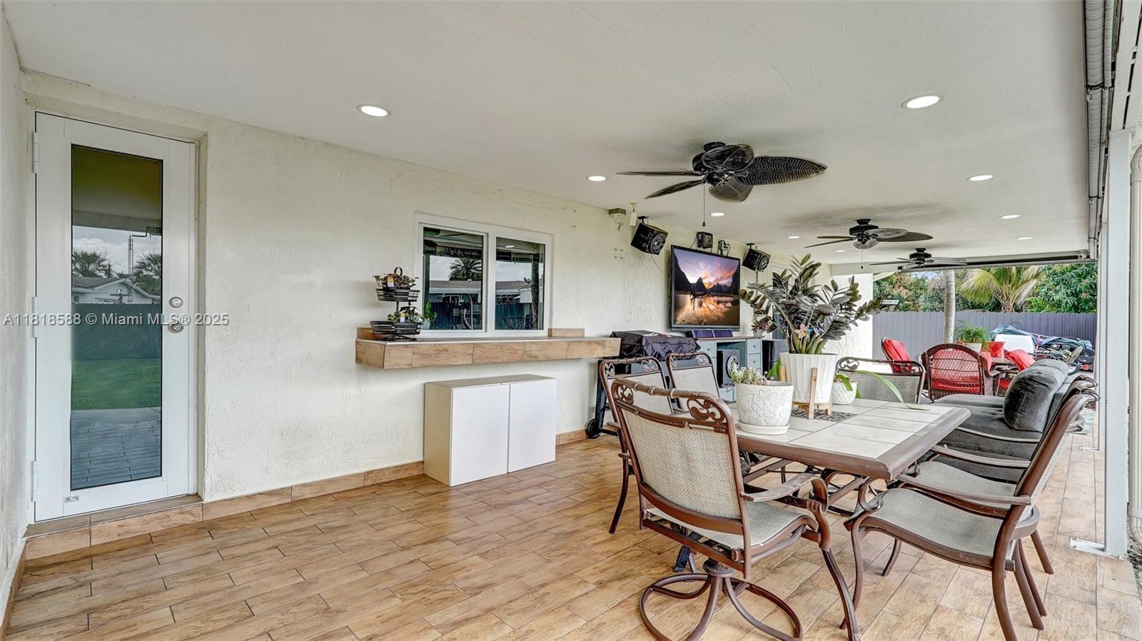 PALM SPRINGS NORTH SEC R - Residential