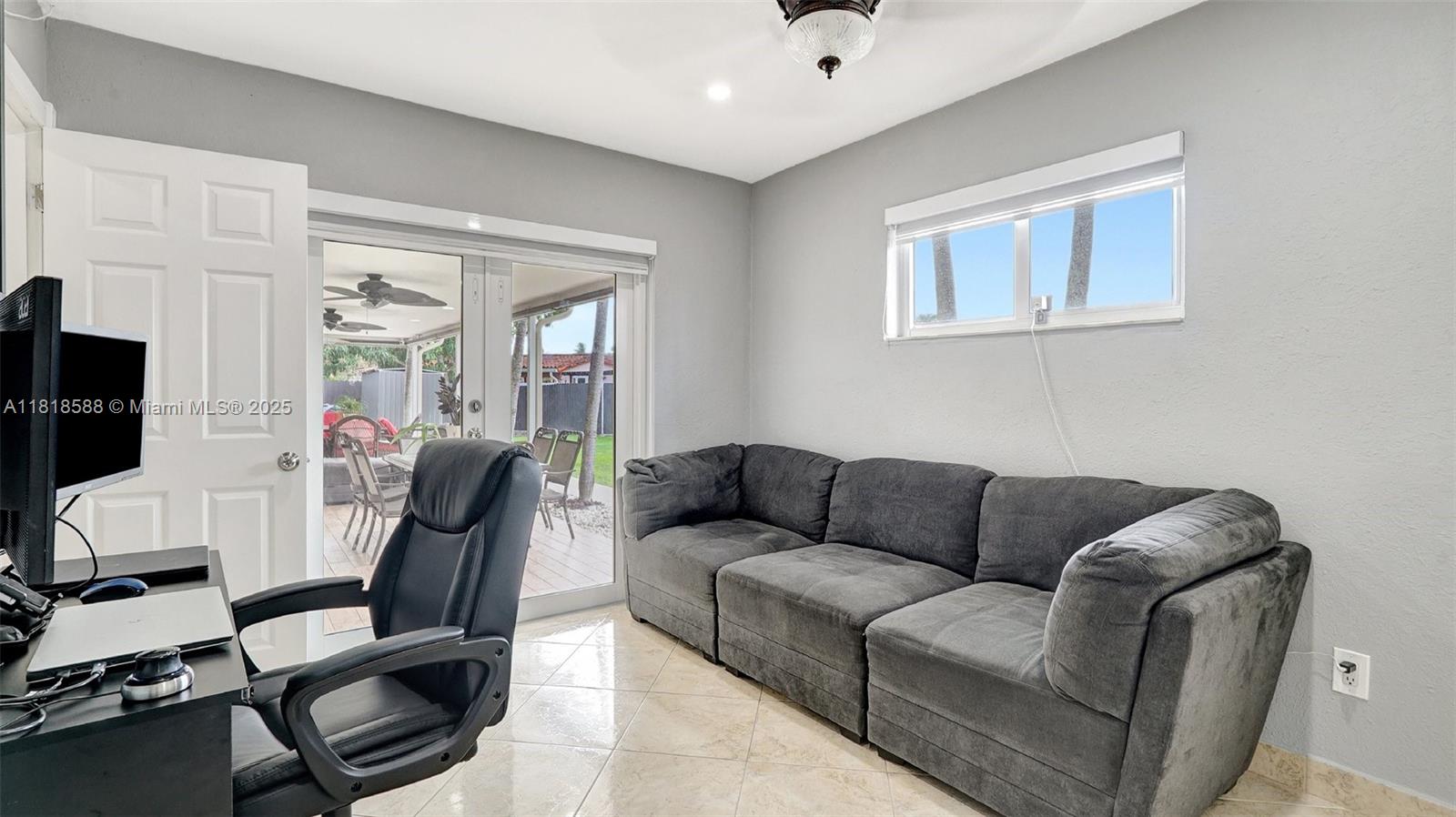 PALM SPRINGS NORTH SEC R - Residential