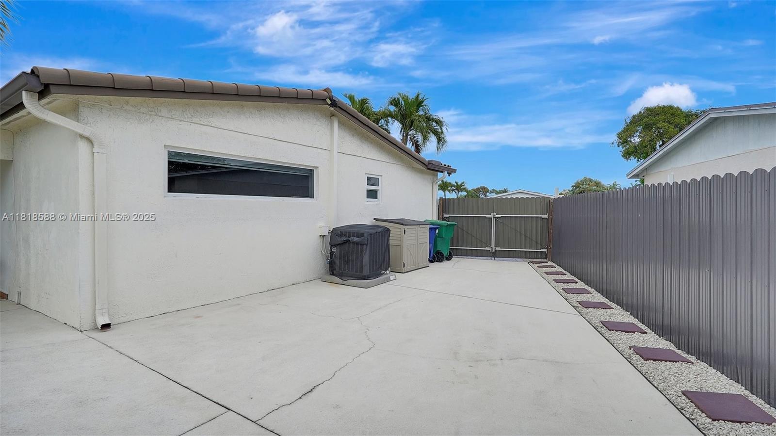 PALM SPRINGS NORTH SEC R - Residential