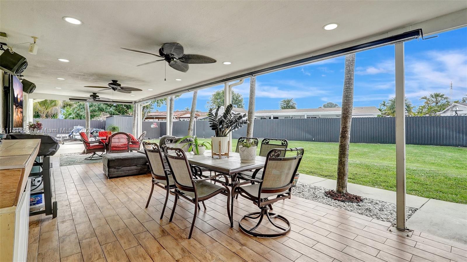 PALM SPRINGS NORTH SEC R - Residential