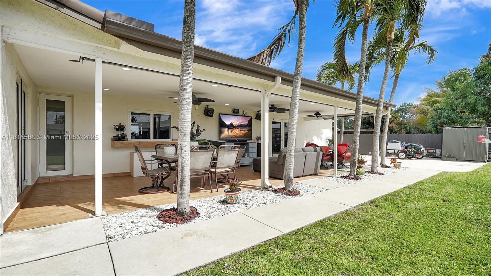 PALM SPRINGS NORTH SEC R - Residential