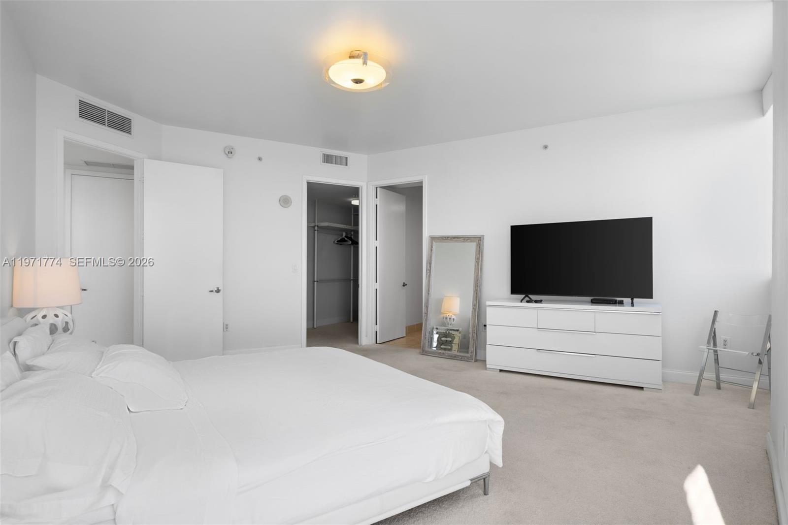 TRUMP ROYALE CONDO - Residential Lease
