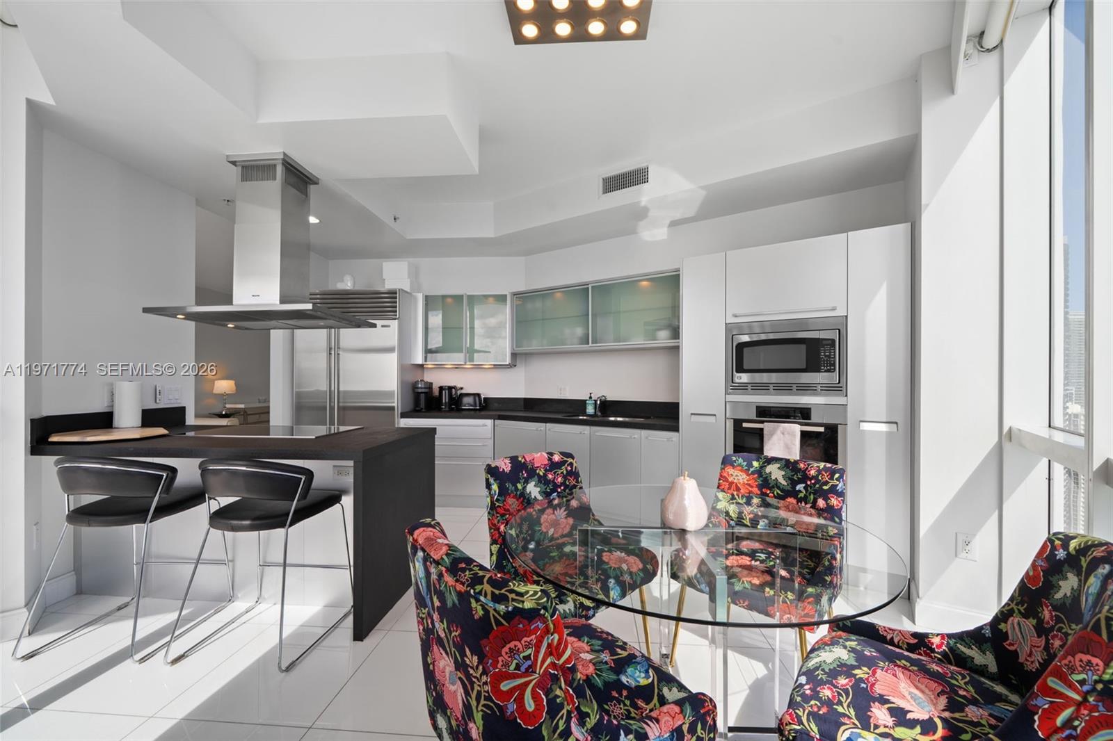 TRUMP ROYALE CONDO - Residential Lease