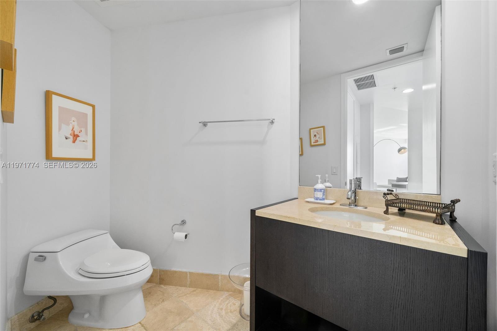 TRUMP ROYALE CONDO - Residential Lease