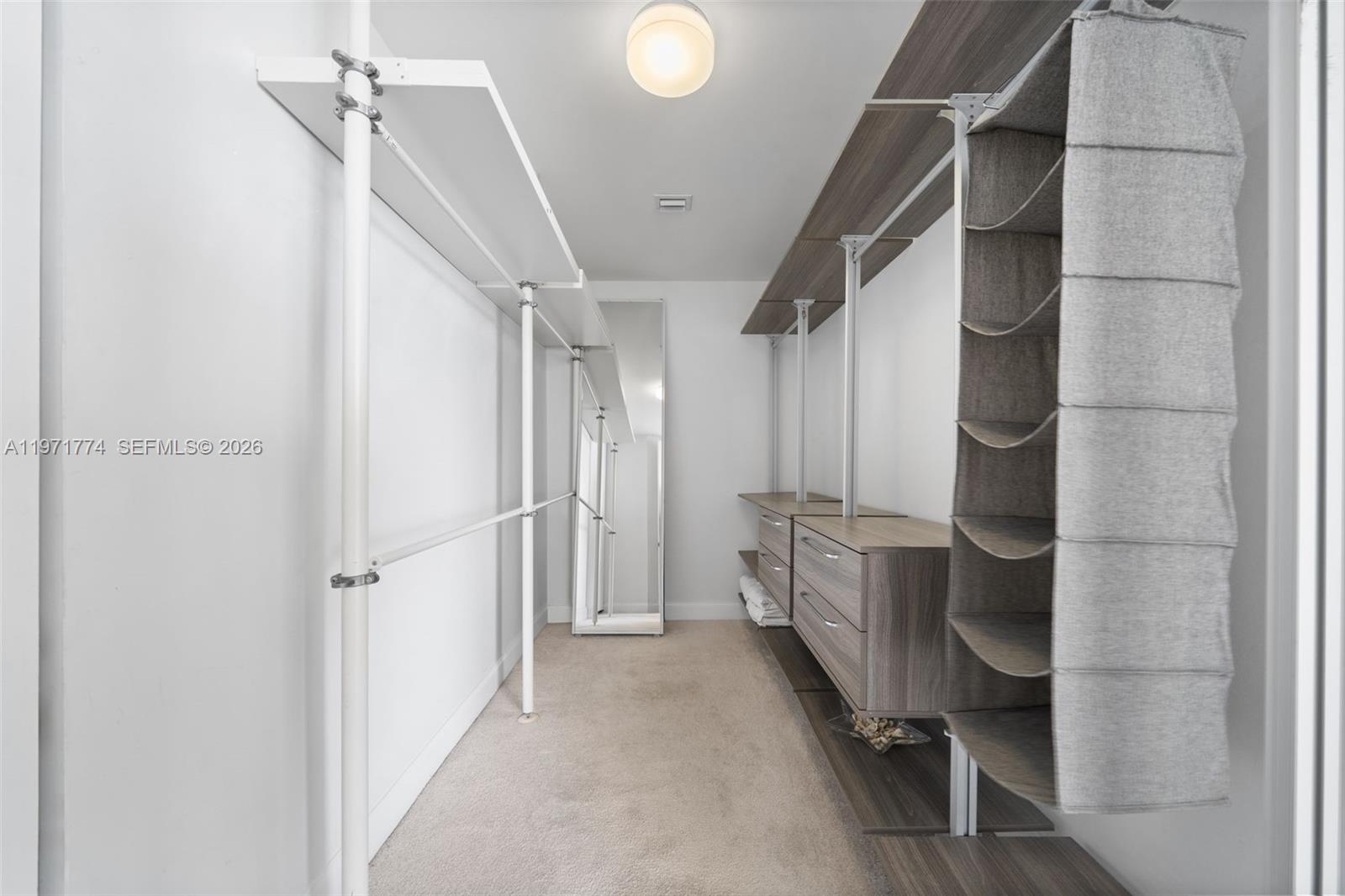TRUMP ROYALE CONDO - Residential Lease