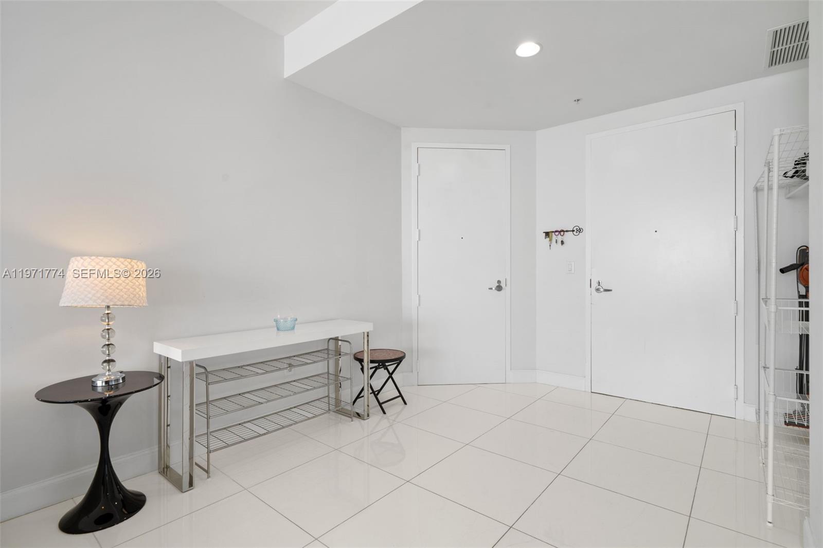 TRUMP ROYALE CONDO - Residential Lease