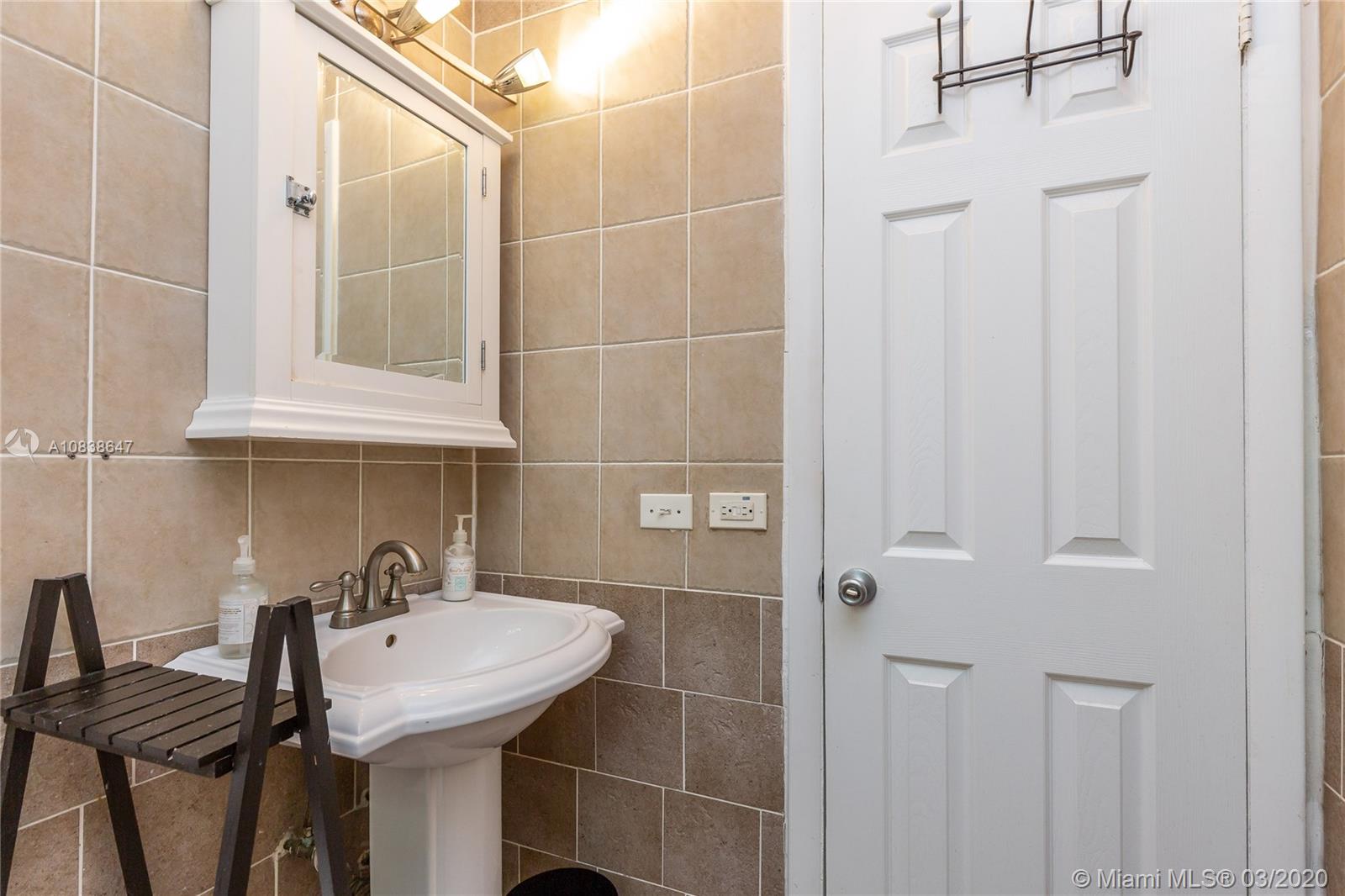 PENN CONDO - Residential Lease