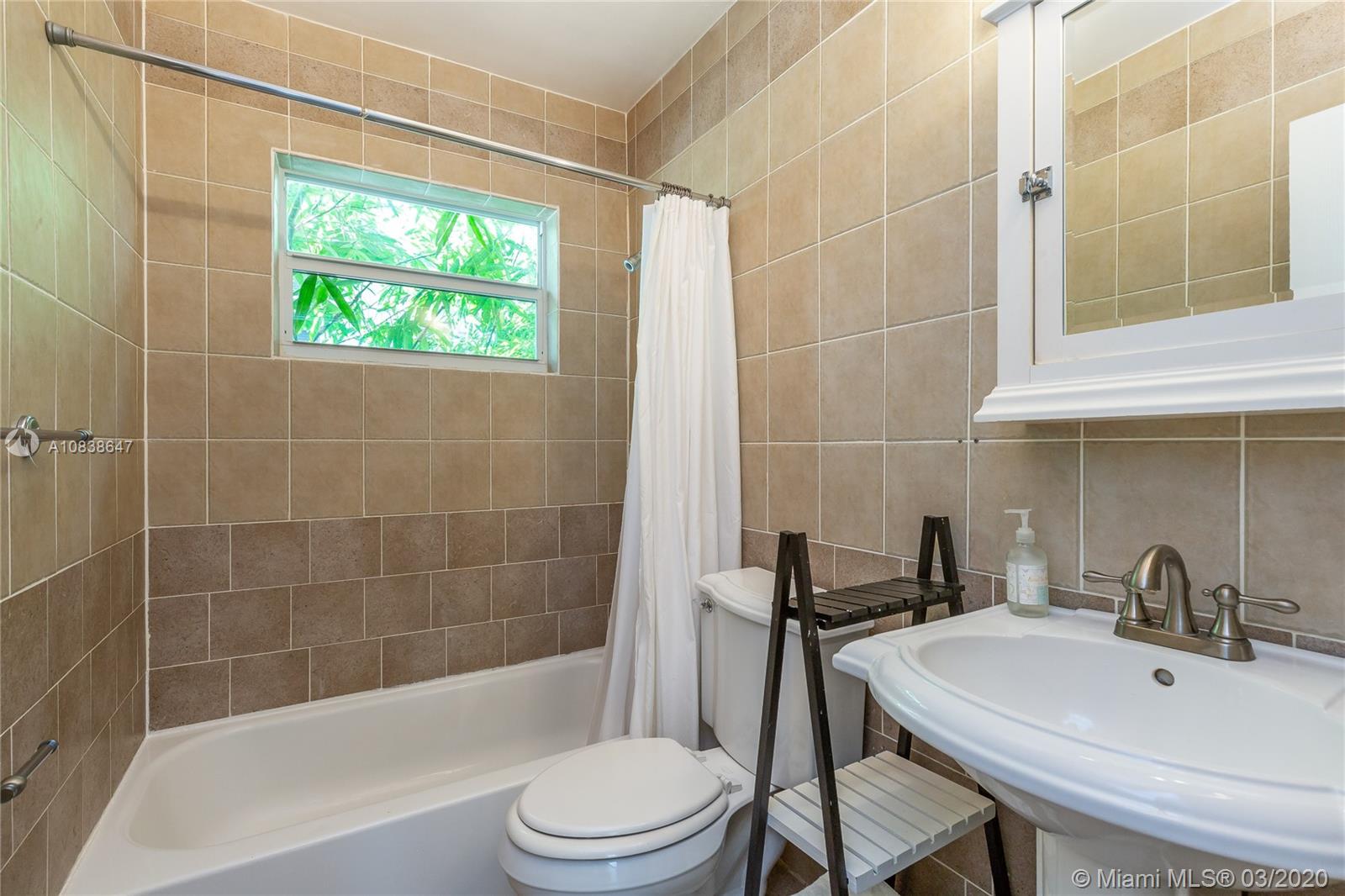 PENN CONDO - Residential Lease