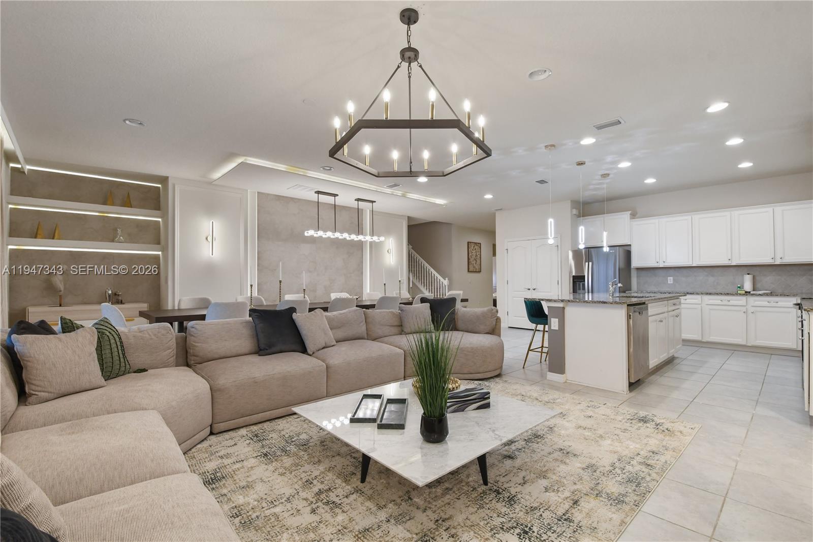 WINDSOR AT WESTSIDE - Residential