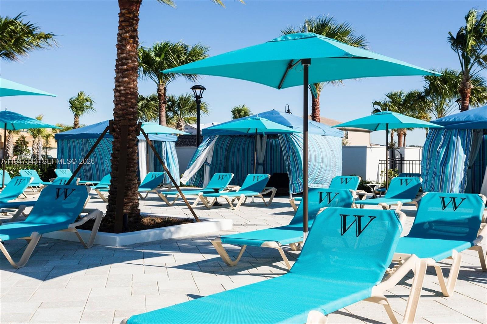 WINDSOR AT WESTSIDE - Residential