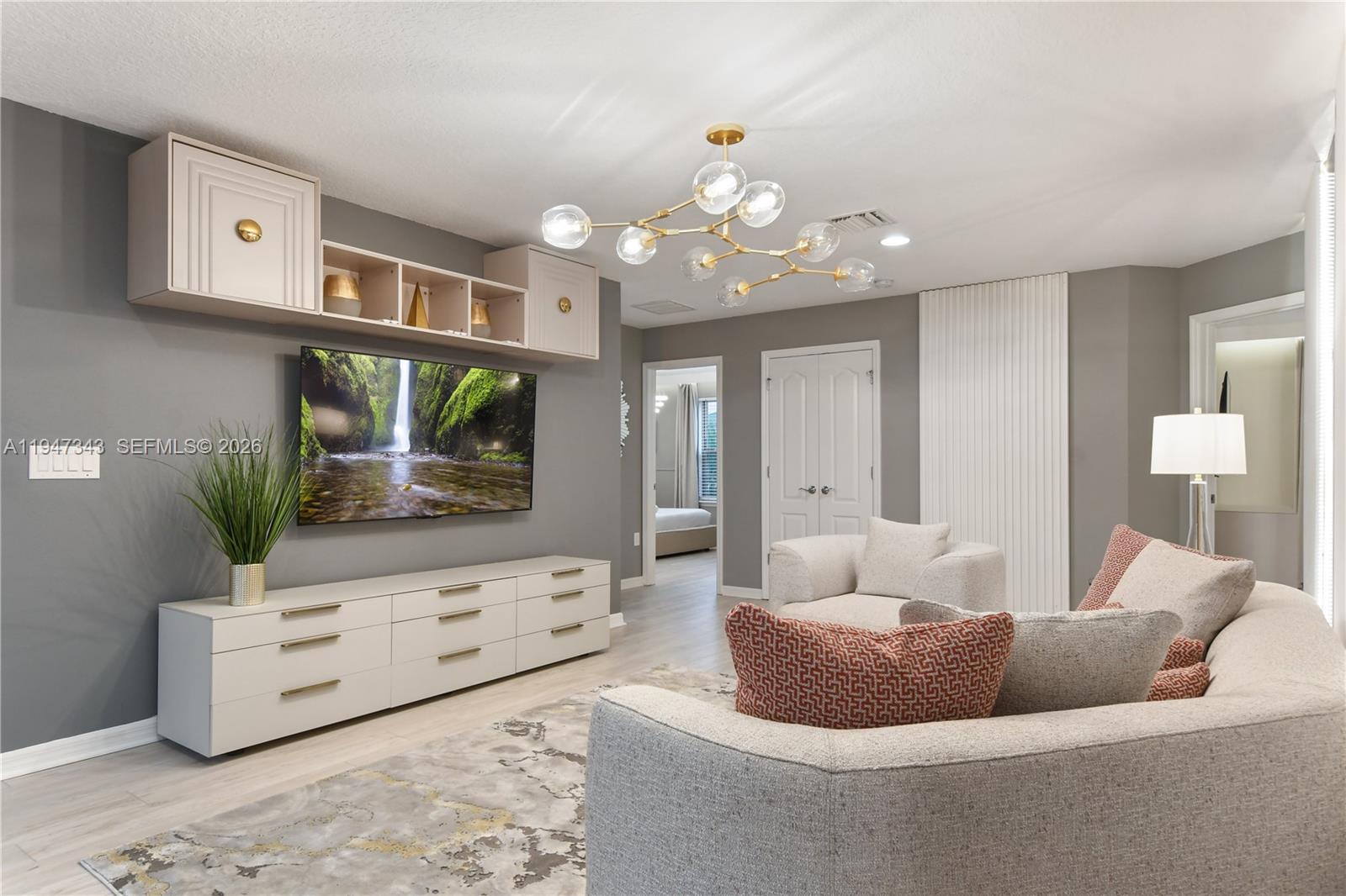 WINDSOR AT WESTSIDE - Residential