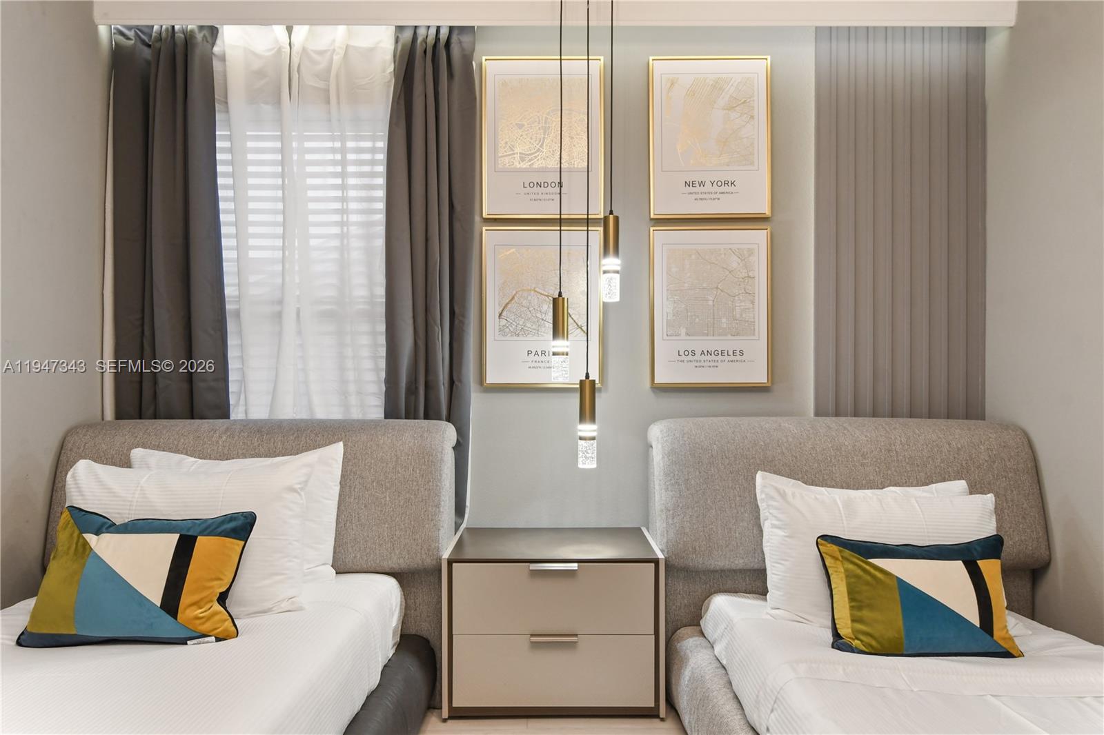 WINDSOR AT WESTSIDE - Residential