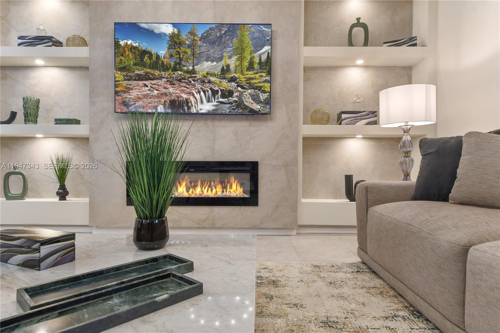 WINDSOR AT WESTSIDE - Residential