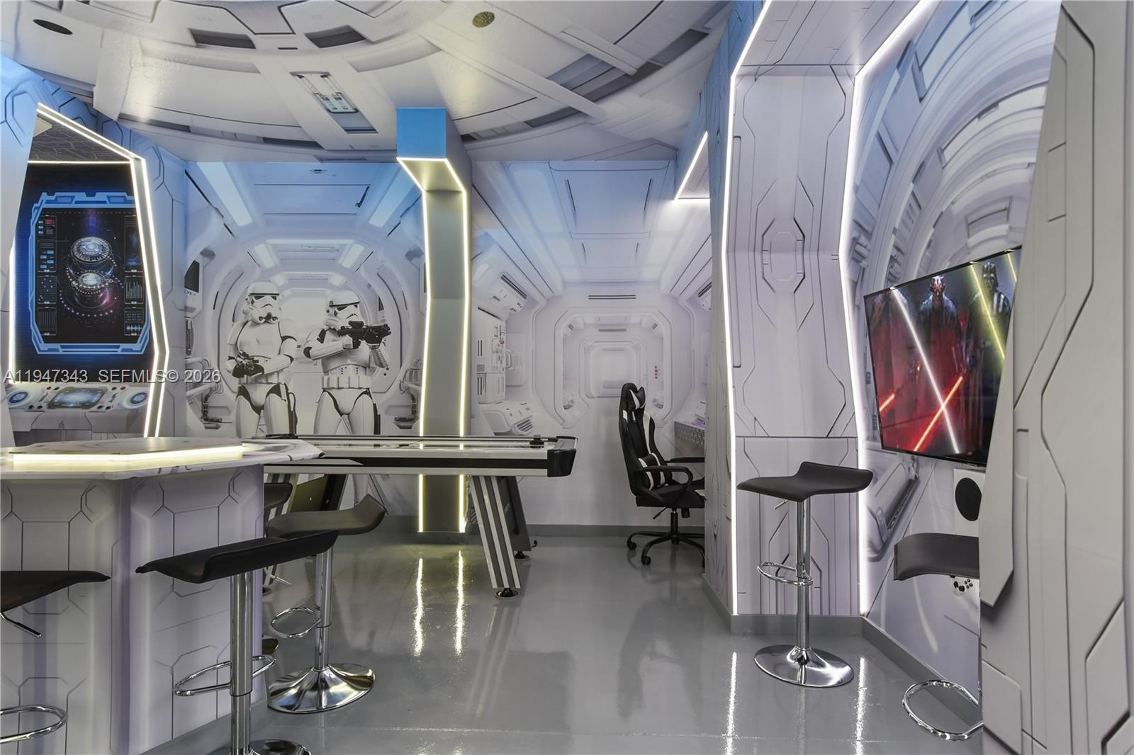 WINDSOR AT WESTSIDE - Residential