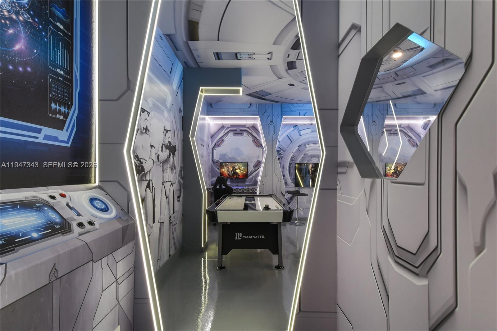 WINDSOR AT WESTSIDE - Residential