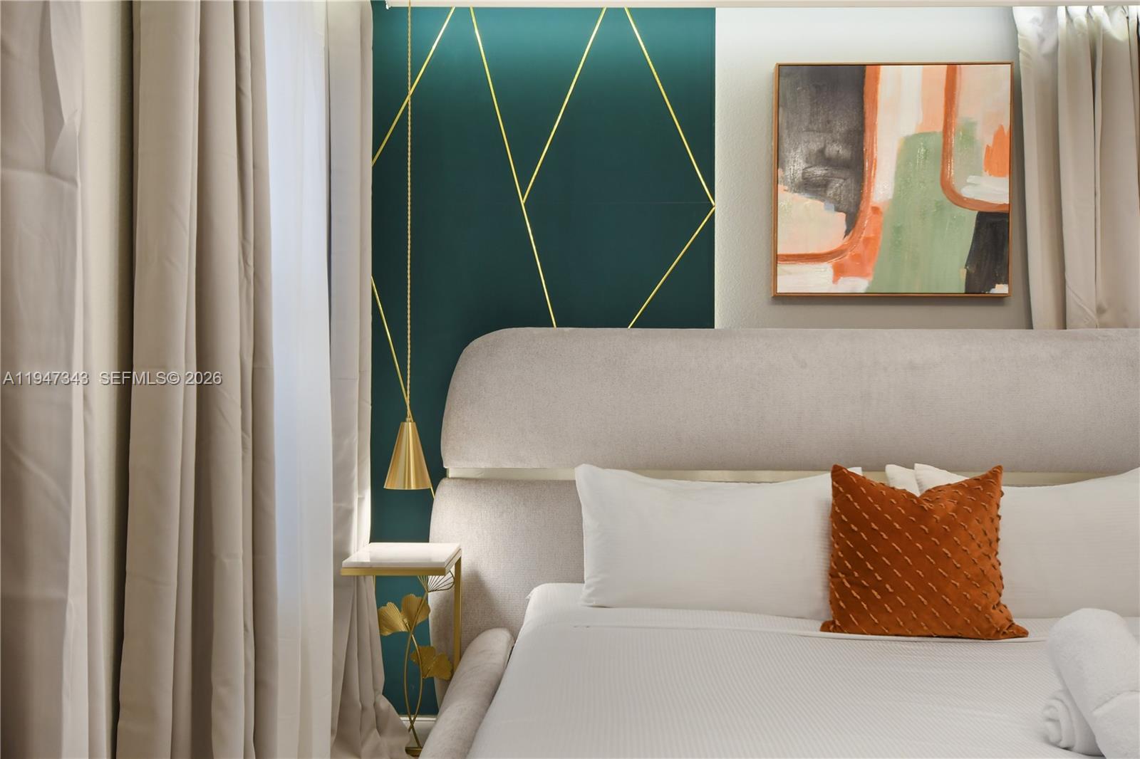 WINDSOR AT WESTSIDE - Residential