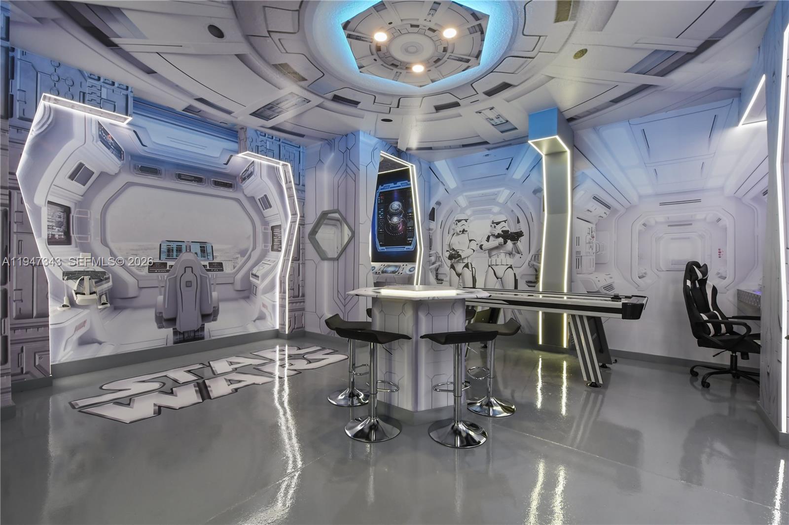 WINDSOR AT WESTSIDE - Residential