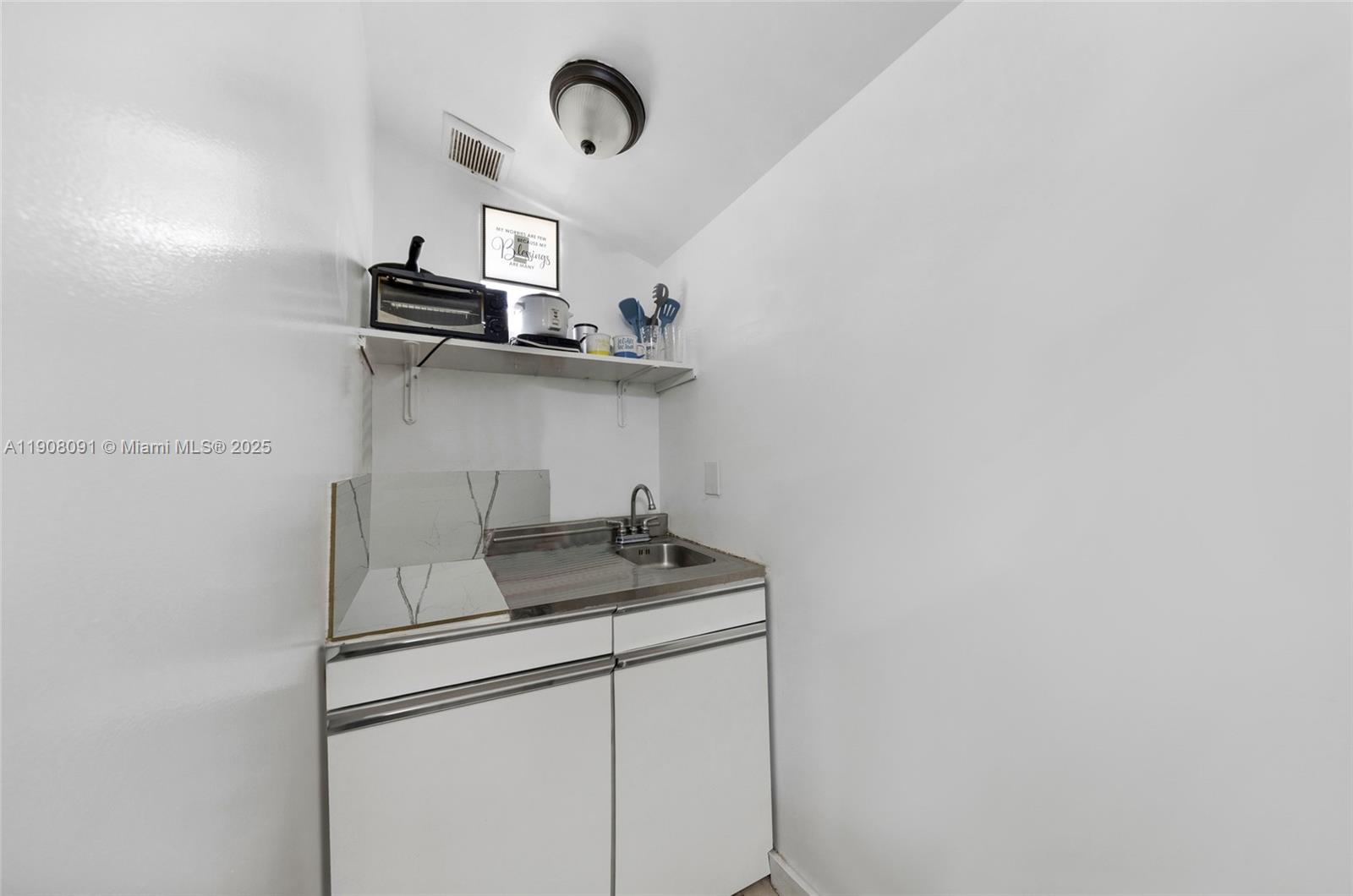 LAWRENCE ESTATES LAND COS - Residential Income