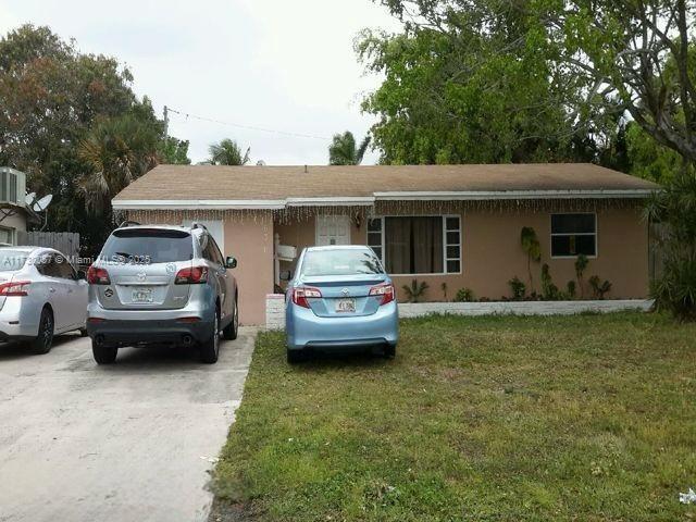 631 Sw 14th Pl, Deerfield Beach, Broward County, Florida - 3 Bedrooms  
2 Bathrooms - 