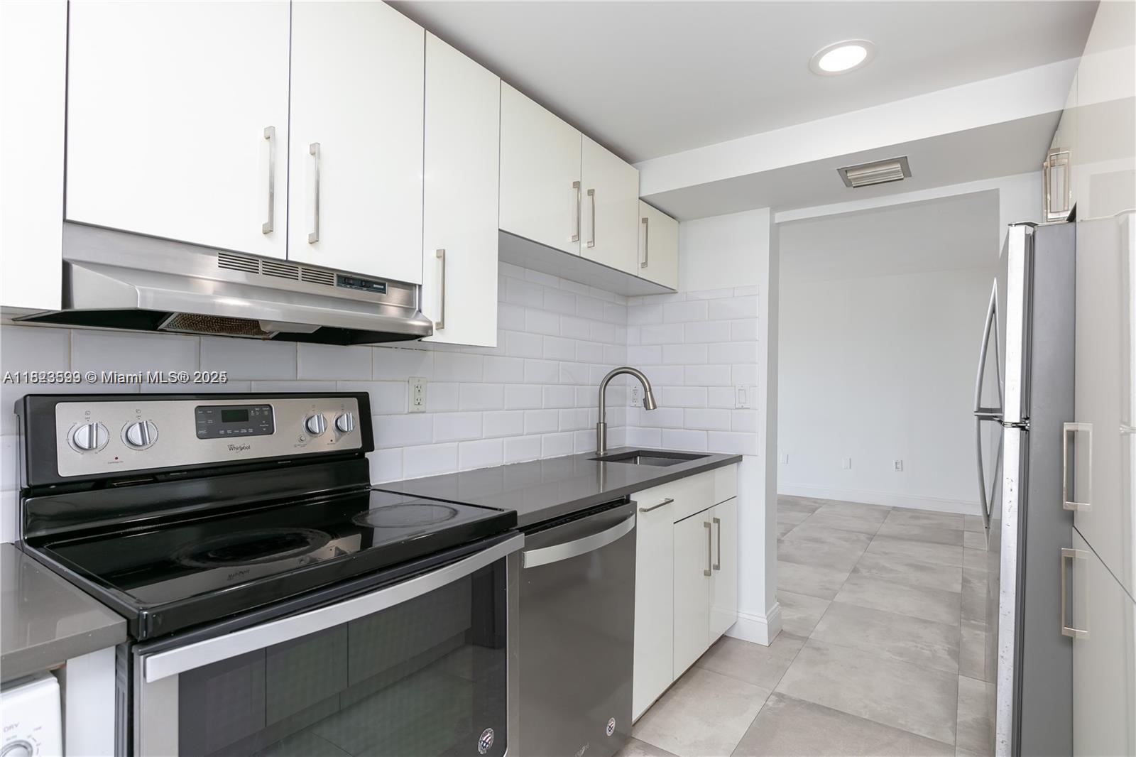 1300 Alton Rd 9A, Miami Beach, Miami-Dade County, Florida - 2 Bedrooms  
2 Bathrooms - 