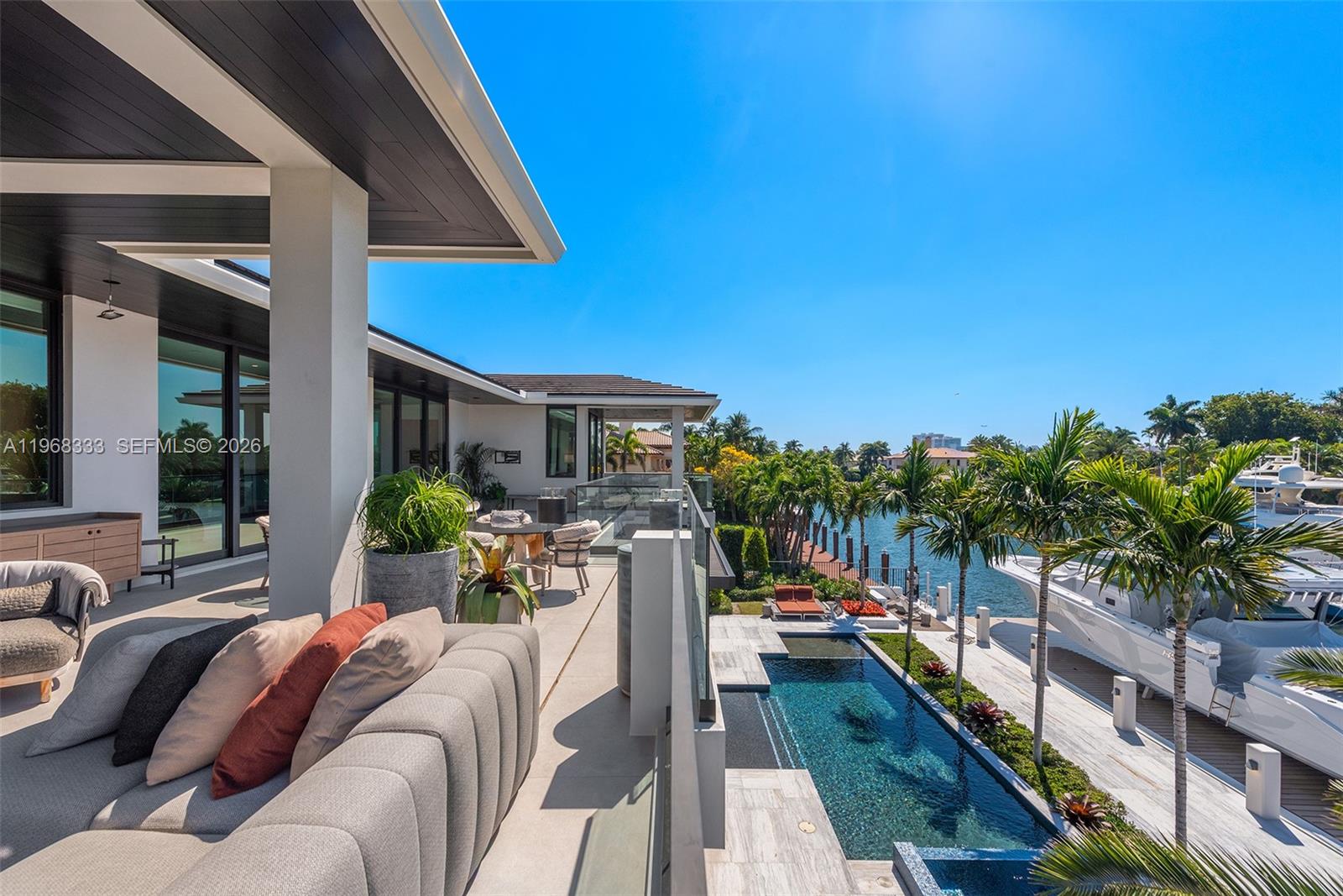 ISLA BAHIA - Residential