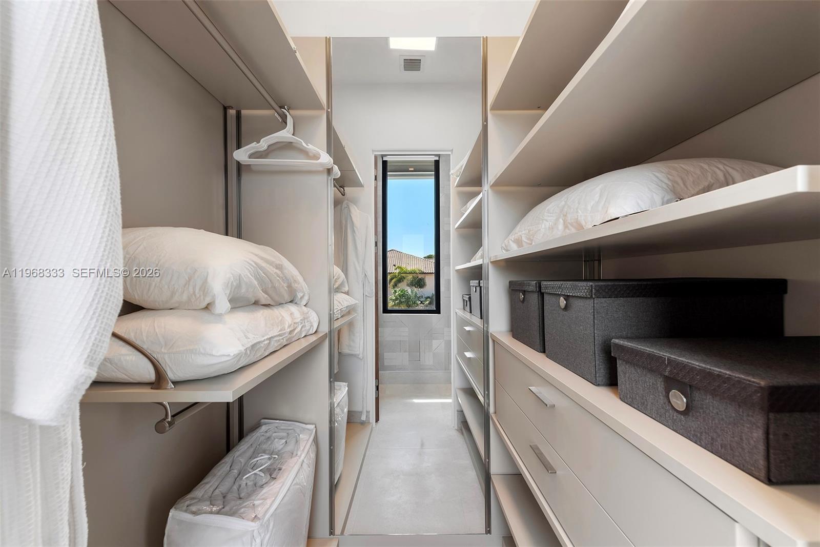 ISLA BAHIA - Residential