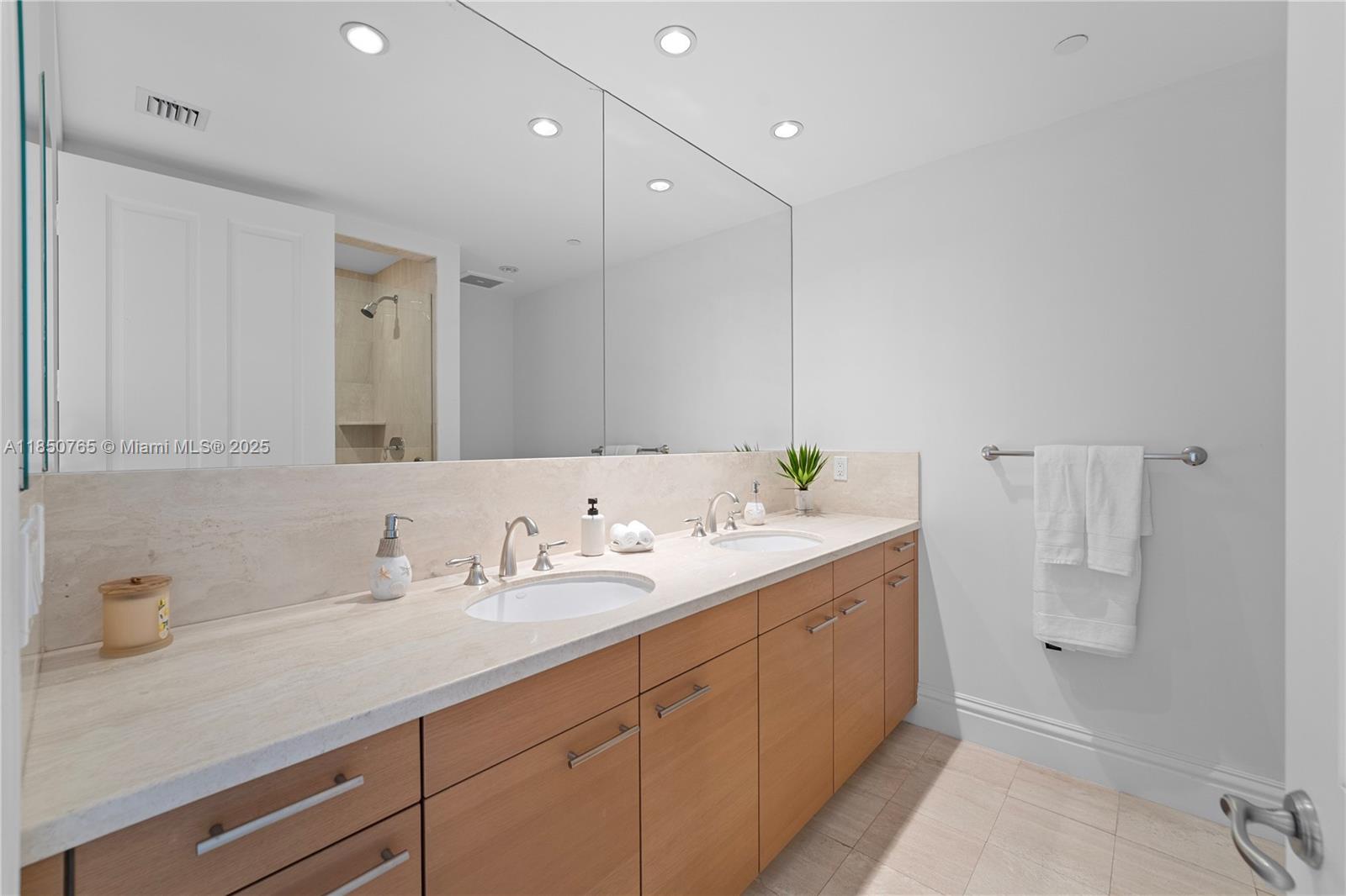 10295 COLLINS AVE RESDNTA - Residential Lease