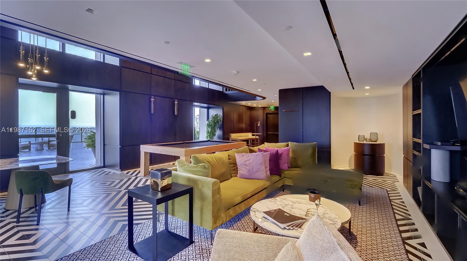 801 SMA RESIDENCES CONDO - Residential