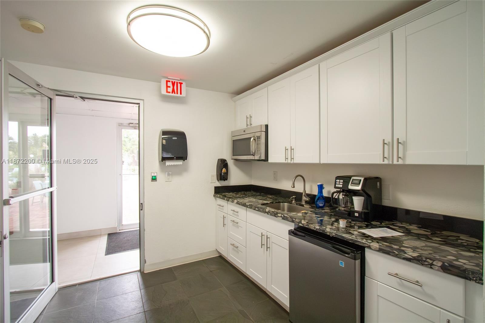 OCEAN VIEW TOWERS CONDO - Residential