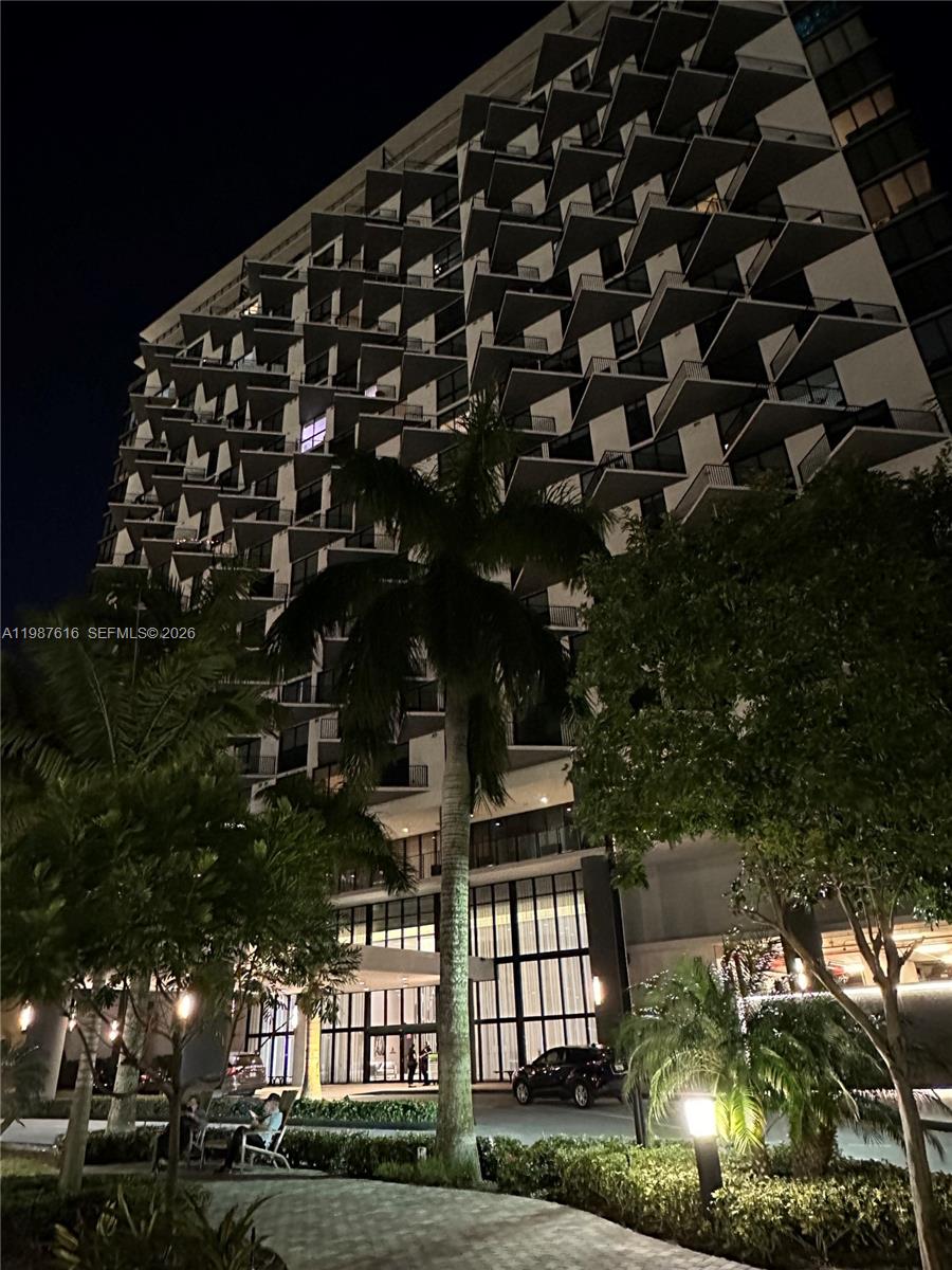 5252 PASEO CONDO - Residential Lease