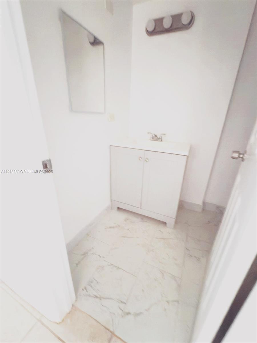 ROLLING GREEN CONDO F - Residential