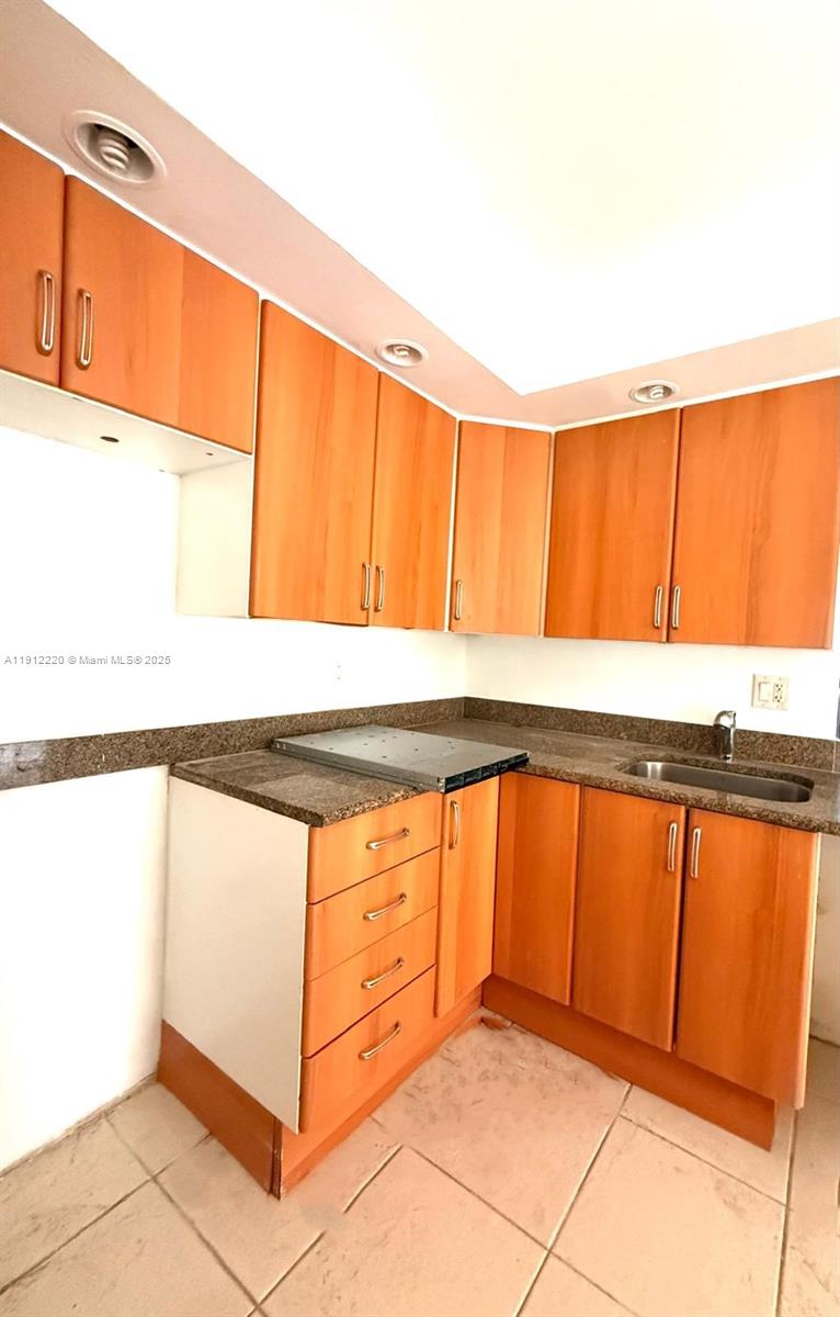 ROLLING GREEN CONDO F - Residential