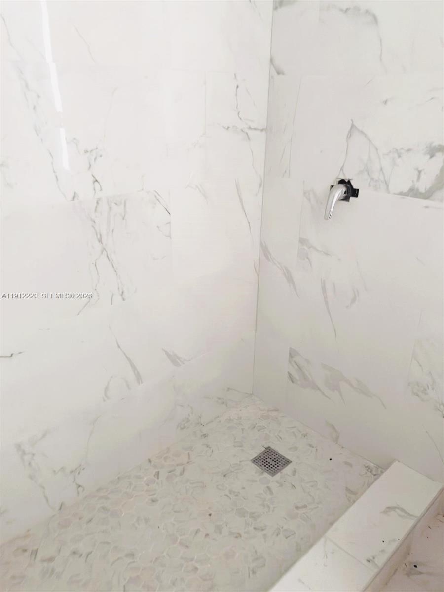 ROLLING GREEN CONDO F - Residential