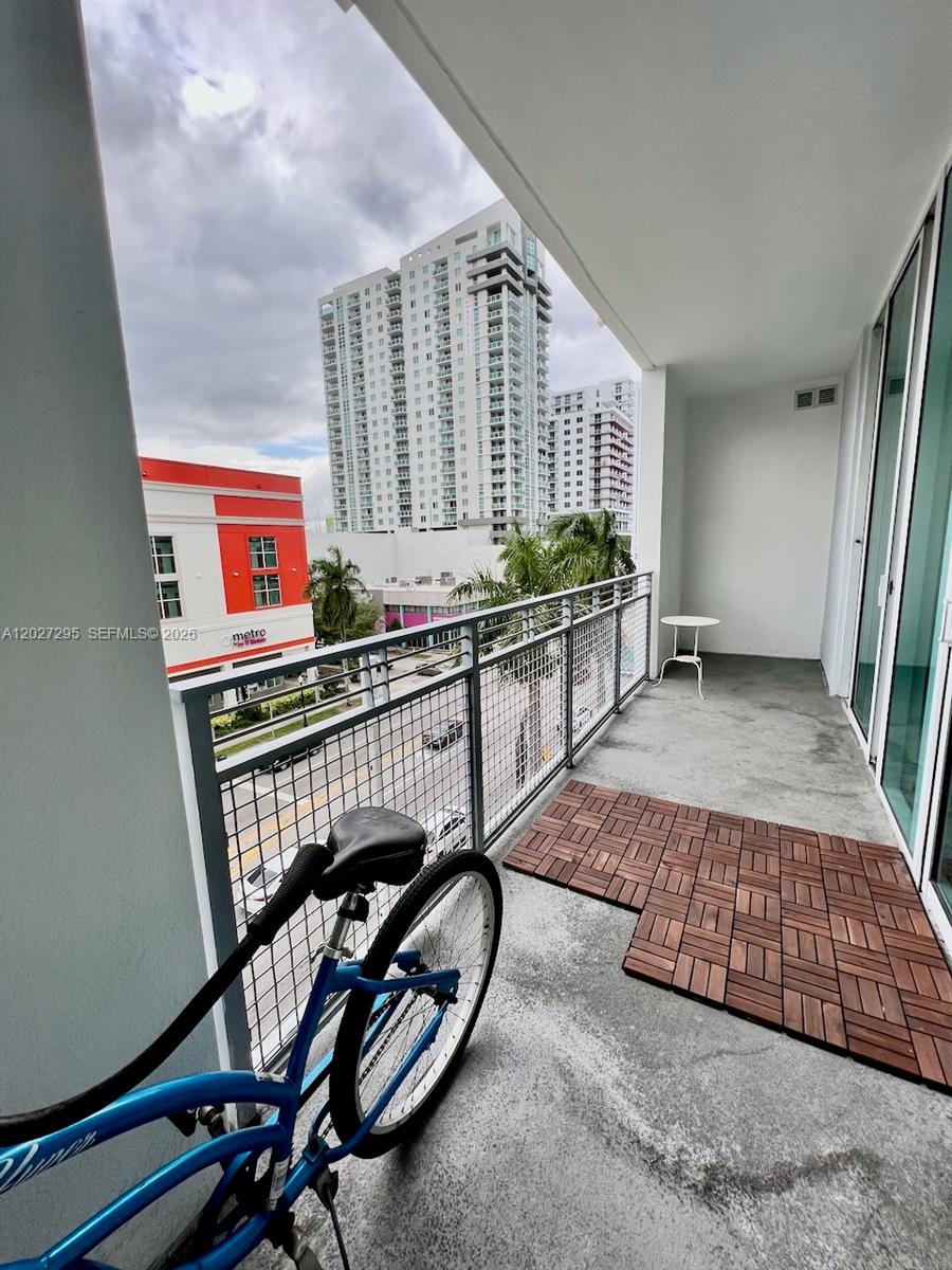 350 NE 24th St 408