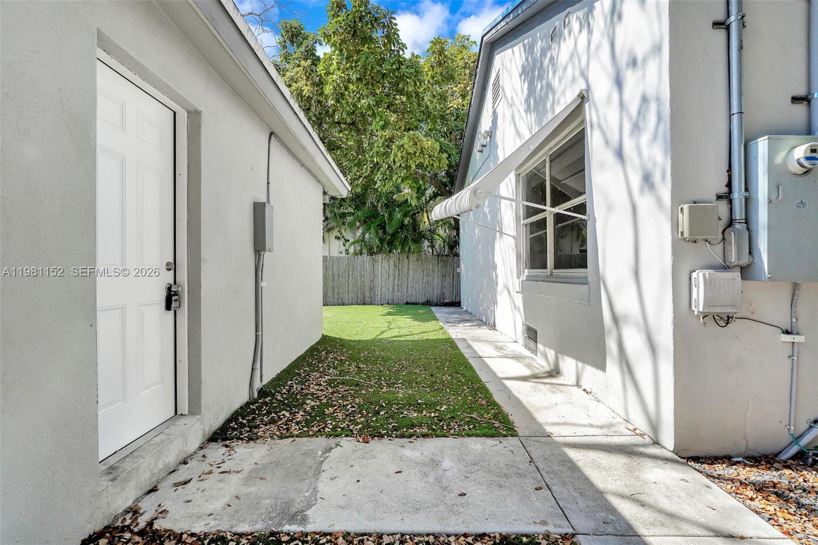 SHADOWLAWN EXTENSION SUB - Residential Lease