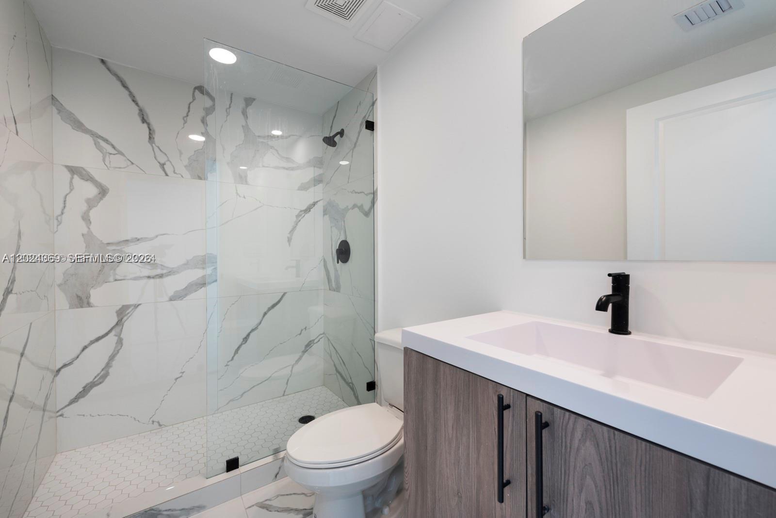 ON ALBA - Residential Lease