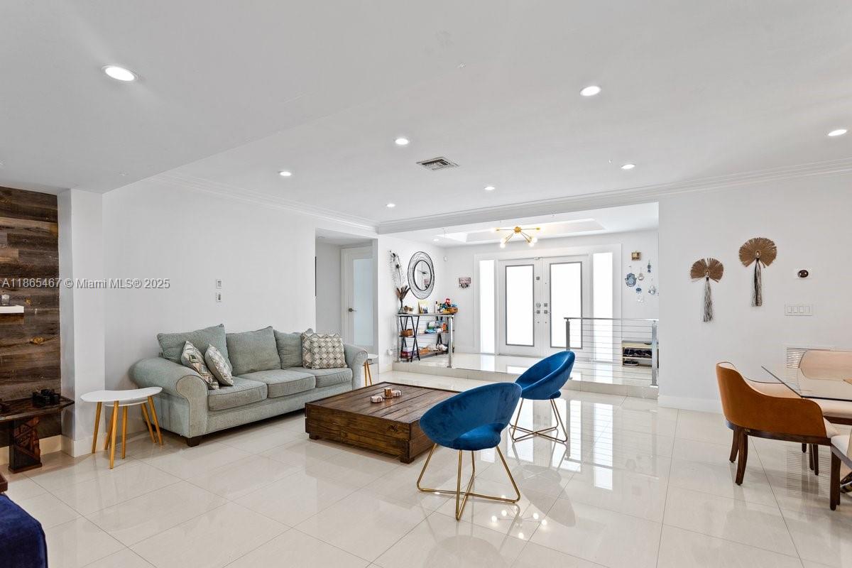 BAY HEIGHTS 1ST ADDN - Residential