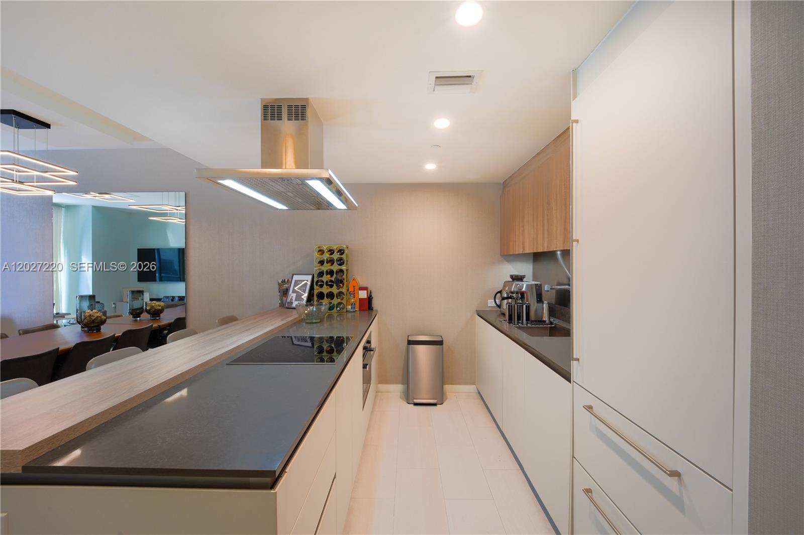 1000 Brickell Plz 3705