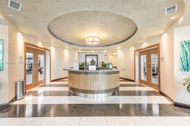 VIZCAYNE SOUTH CONDO - Residential