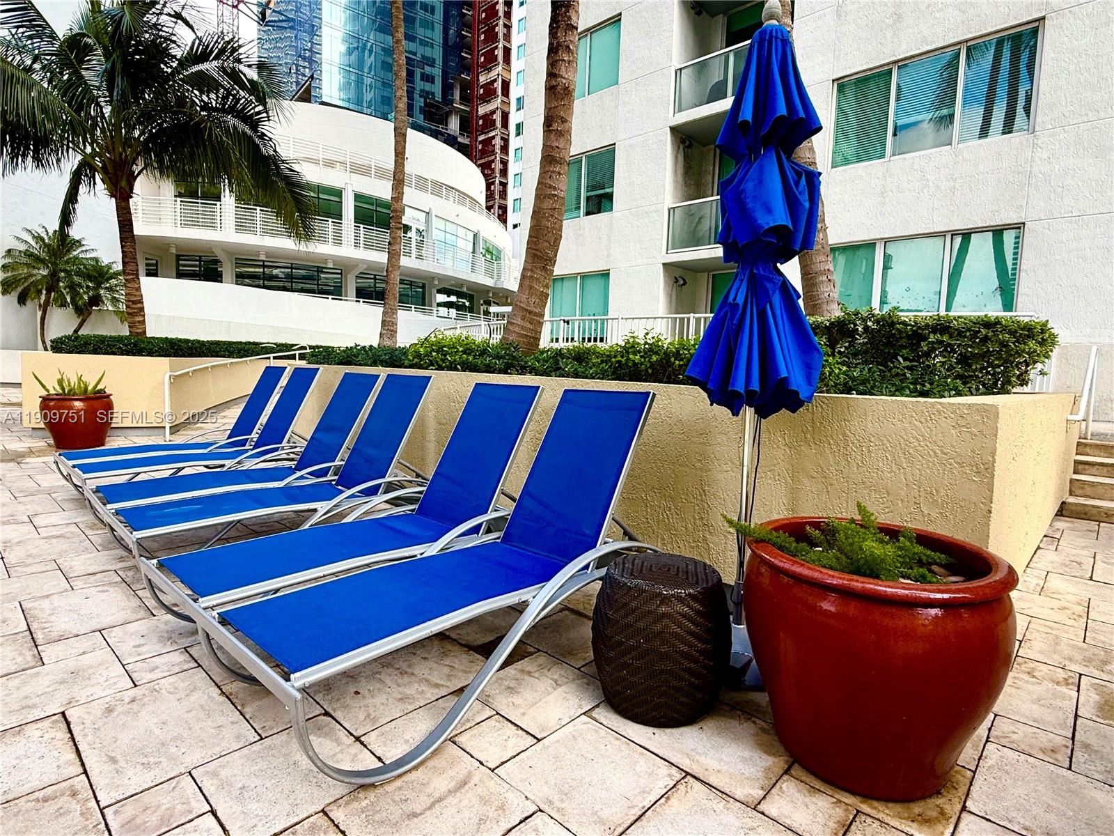 VIZCAYNE SOUTH CONDO - Residential