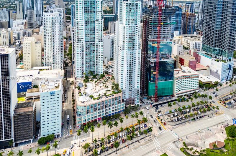 VIZCAYNE SOUTH CONDO - Residential