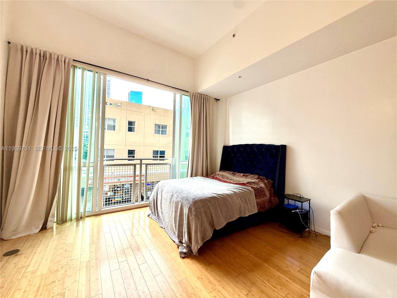 VIZCAYNE SOUTH CONDO - Residential